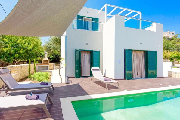 Front of property - Villa Murtal (Rethymno)