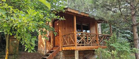 Caja de seguridad en la habitación y escritorio