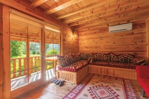 Bungalow (2 Floors ) | In-room safe, desk, laptop workspace, free WiFi