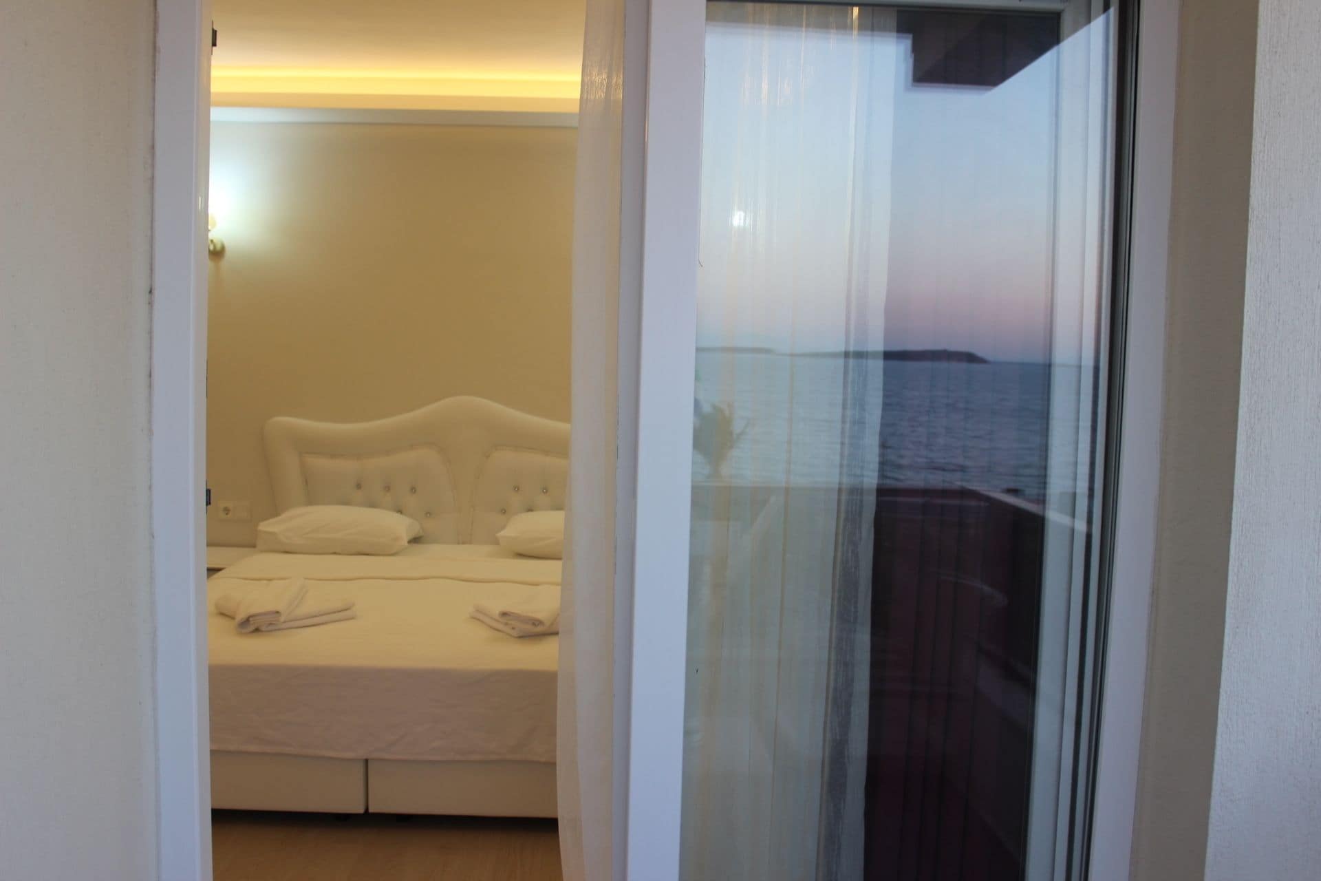Deluxe Room, Sea View | Balcony
