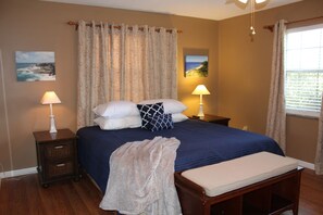 4 bedrooms, desk, iron/ironing board, free WiFi