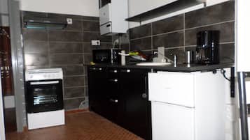Frigorifero, microonde, forno, macchina per tè/caffè