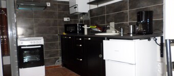 Large T2 45 m², 3 people, Ideally located 250m from the station!