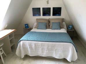 3 bedrooms, iron/ironing board, travel cot, free WiFi - Authentic House of charm 4 stars magnificent view on castles (Beynac-Et-Cazenac)