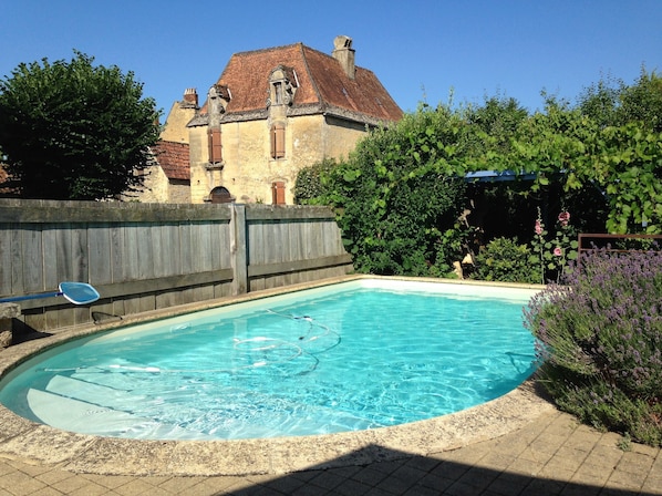 Outdoor pool - Authentic House of charm 4 stars magnificent view on castles (Beynac-Et-Cazenac)
