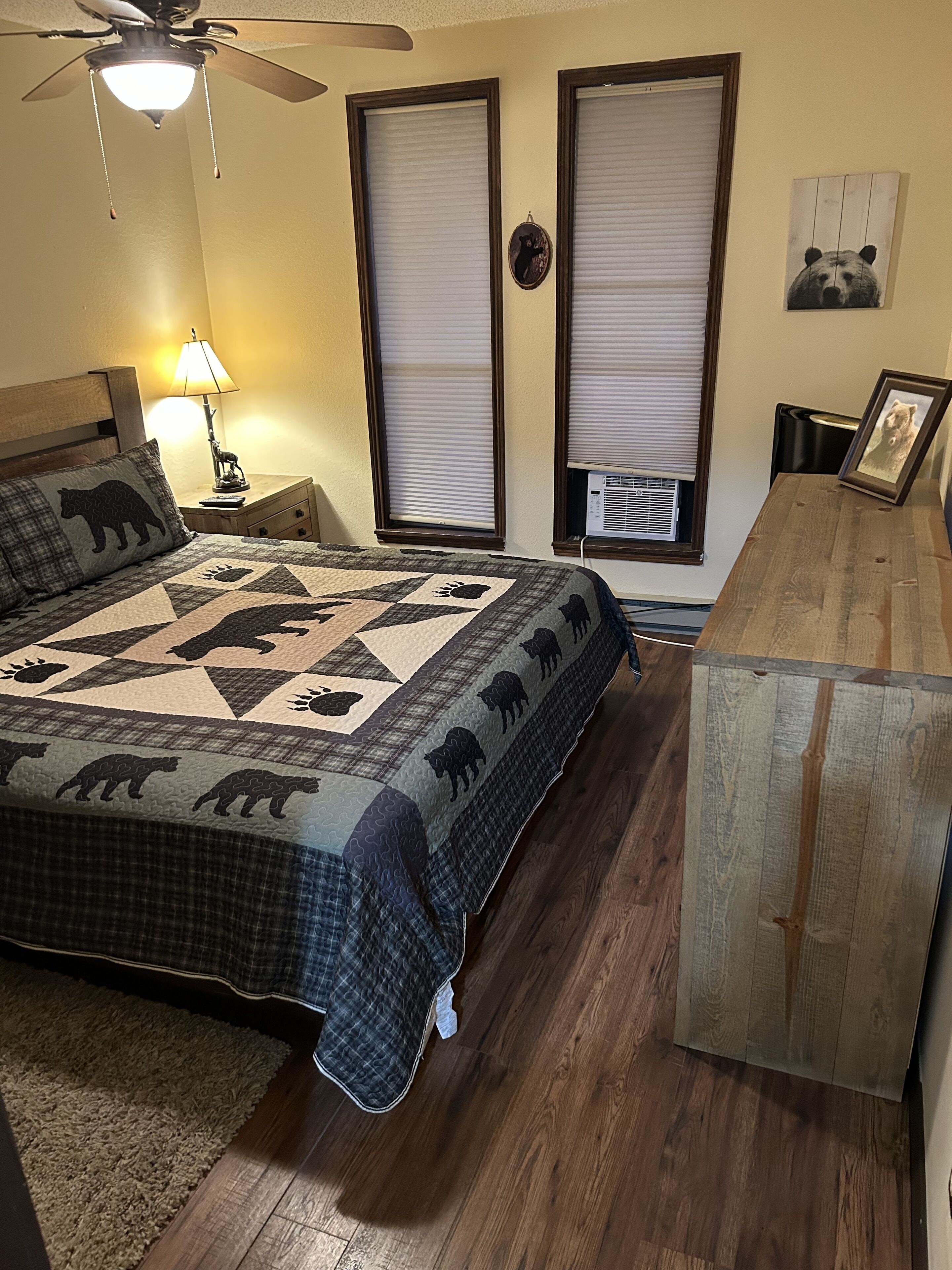 2 habitaciones, tabla de planchar con plancha y wifi gratis 