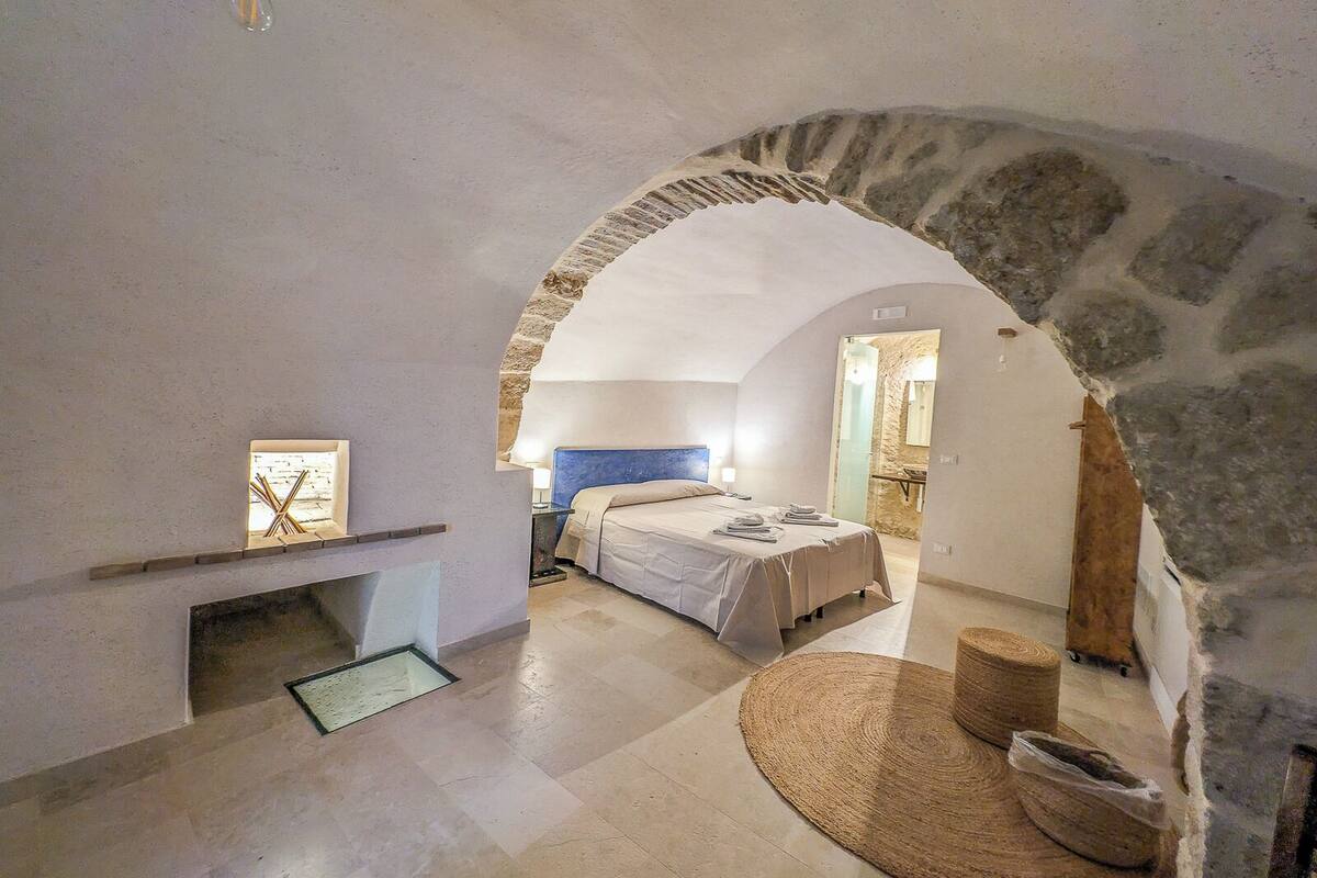 Classic Room | Desk, laptop workspace, free WiFi, bed sheets