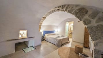 Classic Room | Desk, laptop workspace, free WiFi, bed sheets