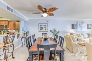 Dining - Unbelievable Views!! Newly remodeled condo, Beachfront in fantastic location! (Orange Beach)