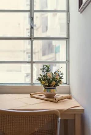 Basic-Apartment, 1 Queen-Bett und Schlafsofa | Essbereich im Zimmer