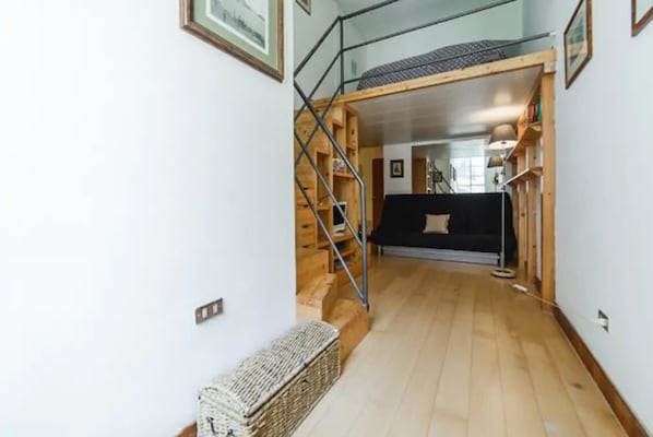 Basic-Apartment, 1 Queen-Bett und Schlafsofa | Zimmerausstattung