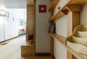 Basic-Apartment, 1 Queen-Bett und Schlafsofa | Zimmerausstattung