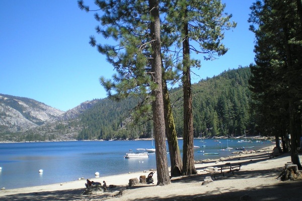 Una playa cerca, toallas de playa