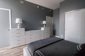 1 chambre, fer et planche à repasser, Wi-Fi, literie fournie
