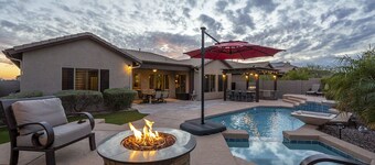 Sparkling clean family retreat with pool, game room, Wi-Fi  golf & Lake Pleasant