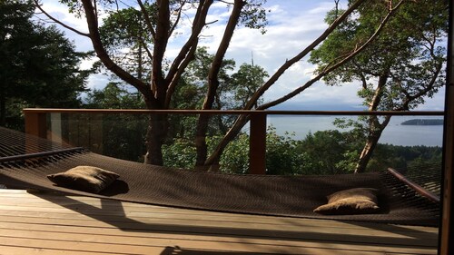 Bamboo Grove: Spectacular Ocean View Custom West Coast Timberframe Home..