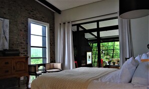 Luxury Villa, 3 Bedrooms | 1 bedroom, premium bedding, in-room safe, individually decorated - The Bright House Villa (Oudtshoorn)