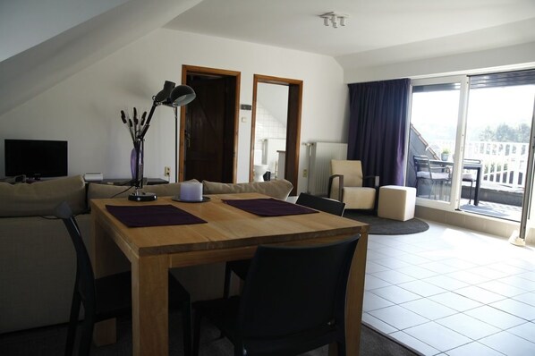 1 bedroom, Egyptian cotton sheets, premium bedding, down duvets - BizzleFlats Paal (Beringen)