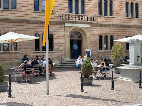 Esterni. ALTES SPITAL Hotel Café Bar Restaurant