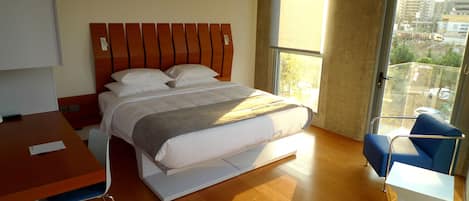 In-room safe, desk, iron/ironing board, free WiFi