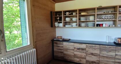 Gßte grande capacité à 1,5 km des cascades du Hérisson,