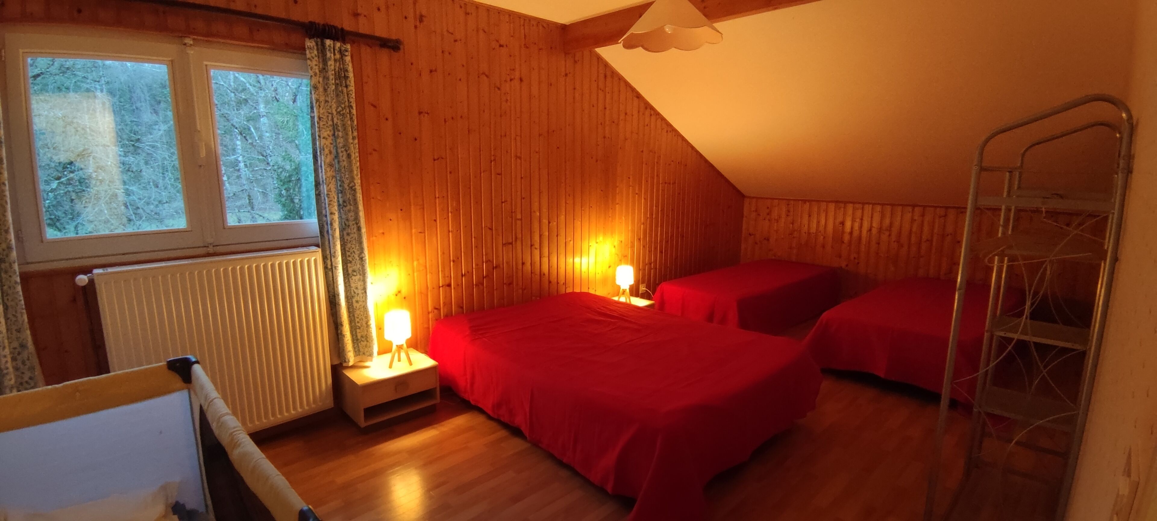 7 bedrooms, iron/ironing board, travel cot, free WiFi