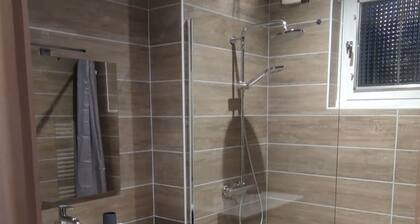 Large-capacity gîte 1.5 km from the Hérisson waterfalls,