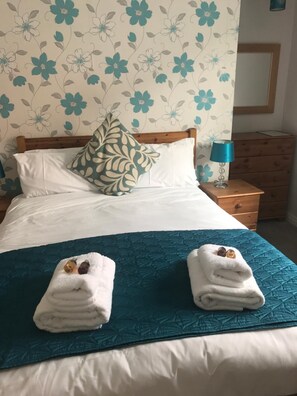 Chambre Double, salle de bains privée