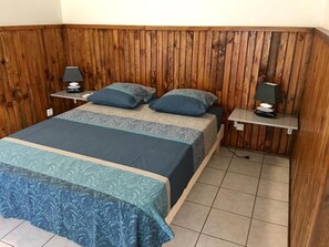 1 chambre, fer et planche à repasser, Wi-Fi, draps fournis