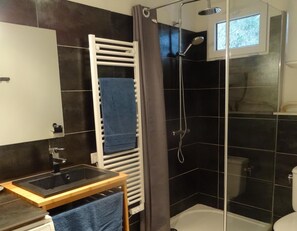 Shower, hair dryer, towels, toilet paper - In a remarkable site, beautiful sea view (Pénestin)