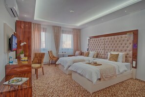 家庭四人房 | 迷你吧、房內夾萬、書桌、隔音