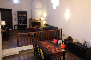 Smart-TV, peis og bøker