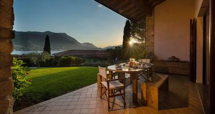 Villa with Jacuzzi in the garden 100 meters from the lake ideal for families