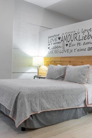 1 bedroom, iron/ironing board, WiFi, bed sheets - new department historic center (5) 200 meters from the Malecon (Zona Comercial)