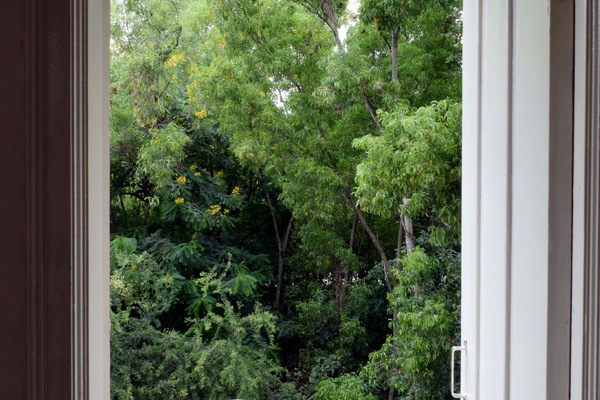 Escrivaninha, espaço de trabalho para notebook