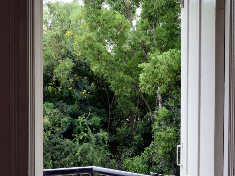 Desk, laptop workspace, iron/ironing board, free WiFi