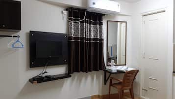 Desk, laptop workspace, iron/ironing board, free WiFi
