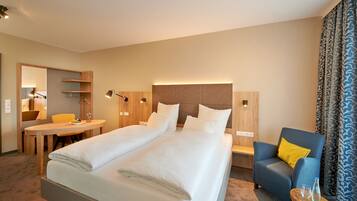 Een kluis op de kamer, individueel gemeubileerd, een bureau, gratis wifi