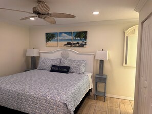 2 bedrooms, iron/ironing board, free WiFi, bed sheets - Spectacular Beach View! Right on Beach! Amazing views!! (Siesta Key)