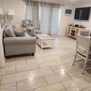 Smart TV, video library, stereo