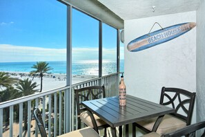 Outdoor dining - Spectacular Beach View! Right on Beach! Amazing views!! (Siesta Key)