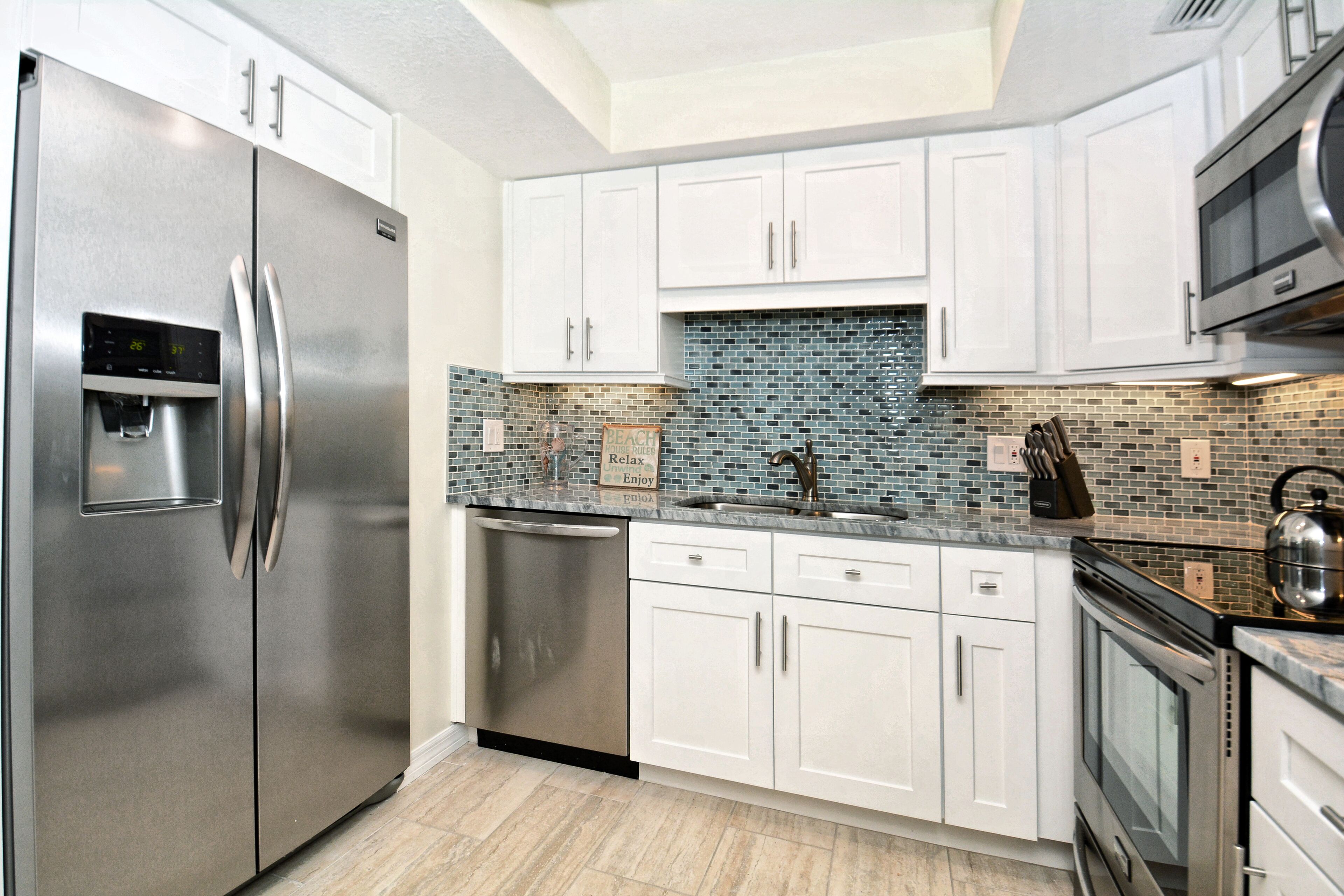 冰箱、微波炉、烤箱、炉灶