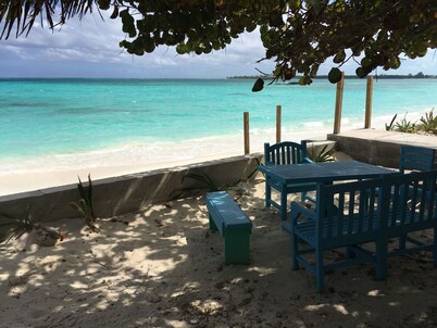 Perfect Beachfront Rental with Beautiful Views!