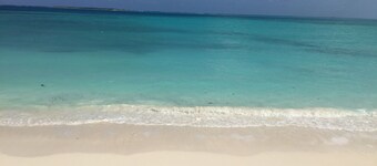 Perfect Beachfront Rental with Beautiful Views!