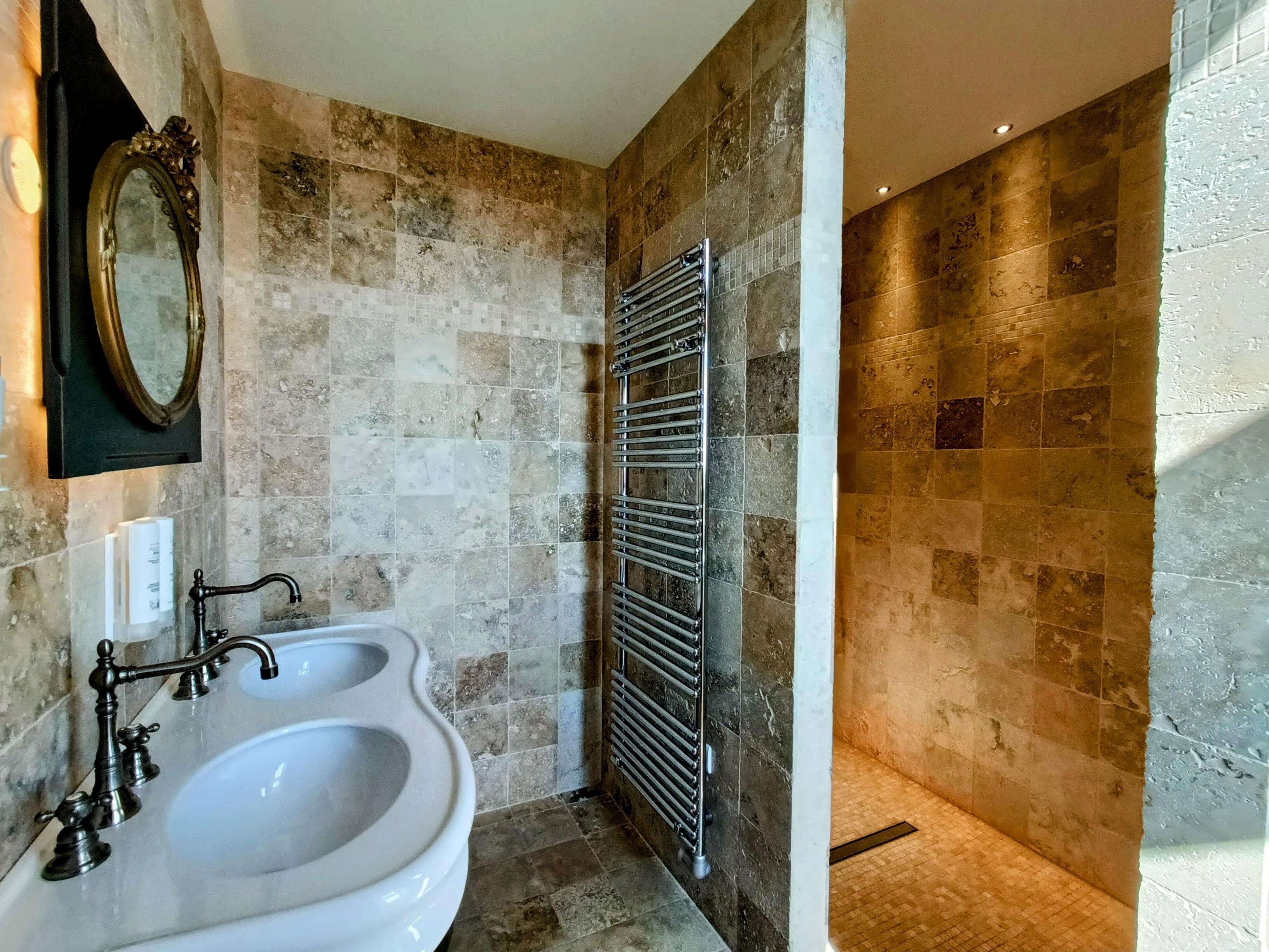 family suite "château" with tower | bathroom | shower, rainfall showerhead, free toiletries, hair dryer