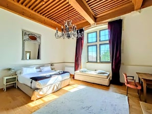 Quarto | Frigobar, individualmente decorados, individualmente mobiliados