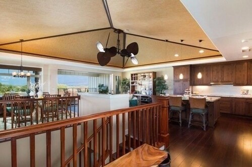 Stunning 4  bed, 3 1/2 bath Mauna Lani home near beach, golf