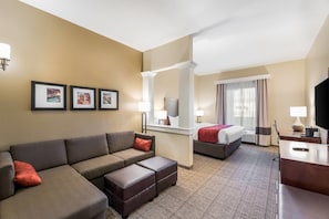 Suite, 1 trÚs grand lit et 1 canapé-lit, non-fumeurs | Literie de qualité supérieure, couette en duvet d'oie, bureau