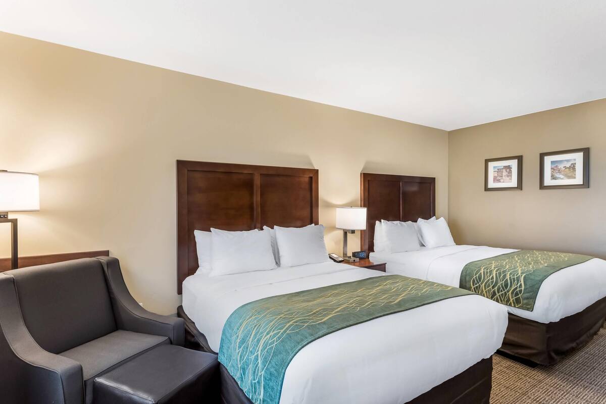 Room, 2 Queen Beds, Non Smoking, Bathtub | Premium bedding, down comforters, desk, iron/ironing board