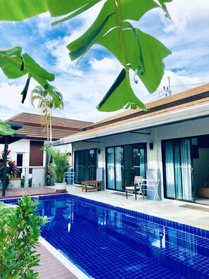 Pool Access Suite | Soundproofing, WiFi (free)